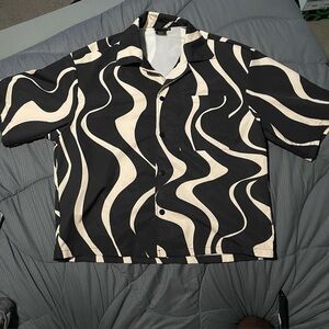 SUMWON Boxy Fit Revere Collar All Over Print Swirl Shirt And Short 2 Piece Set